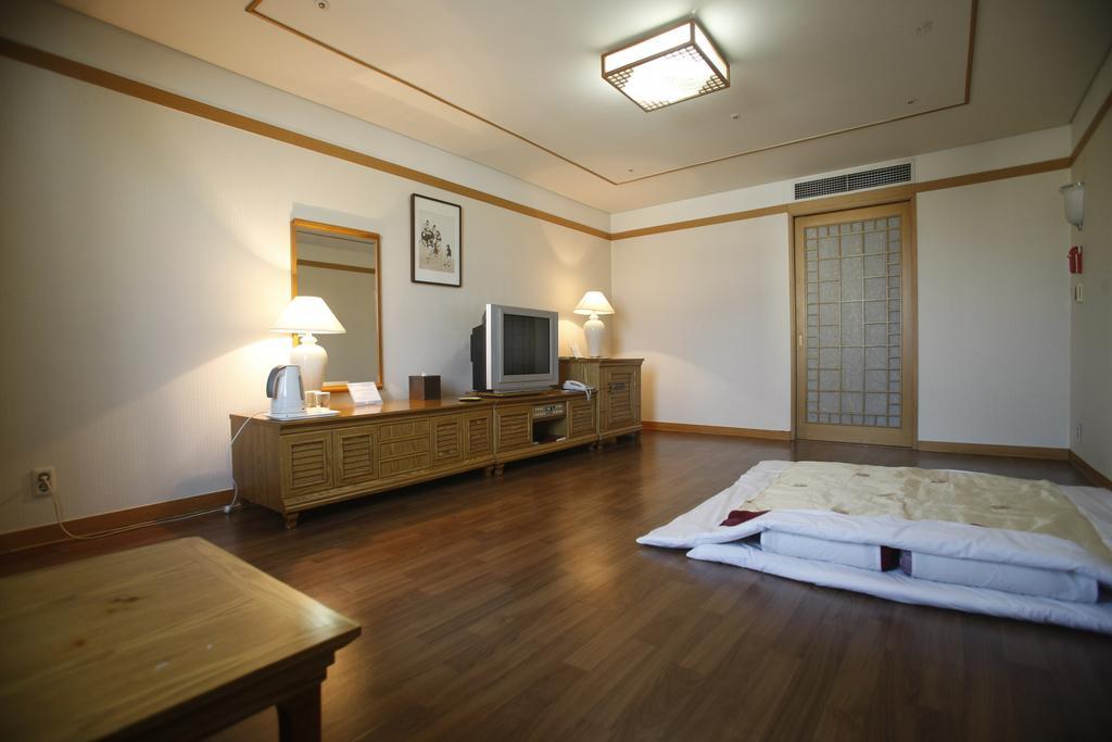 Legend Hotel Daejeon Room photo
